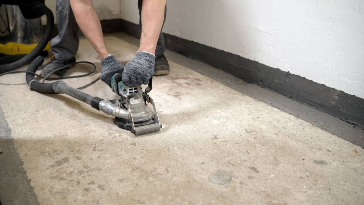 Comment poncer une dalle en b&eacute;ton pour obtenir une surface parfaitement lisse ? Wittelsheim